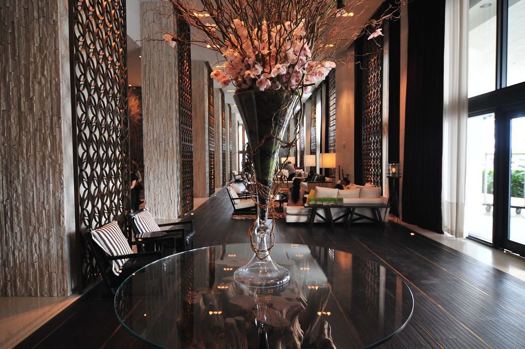 Le Living Room, bar-lounge du W South Beach au 2201 Collins Avenue à Miami Beach