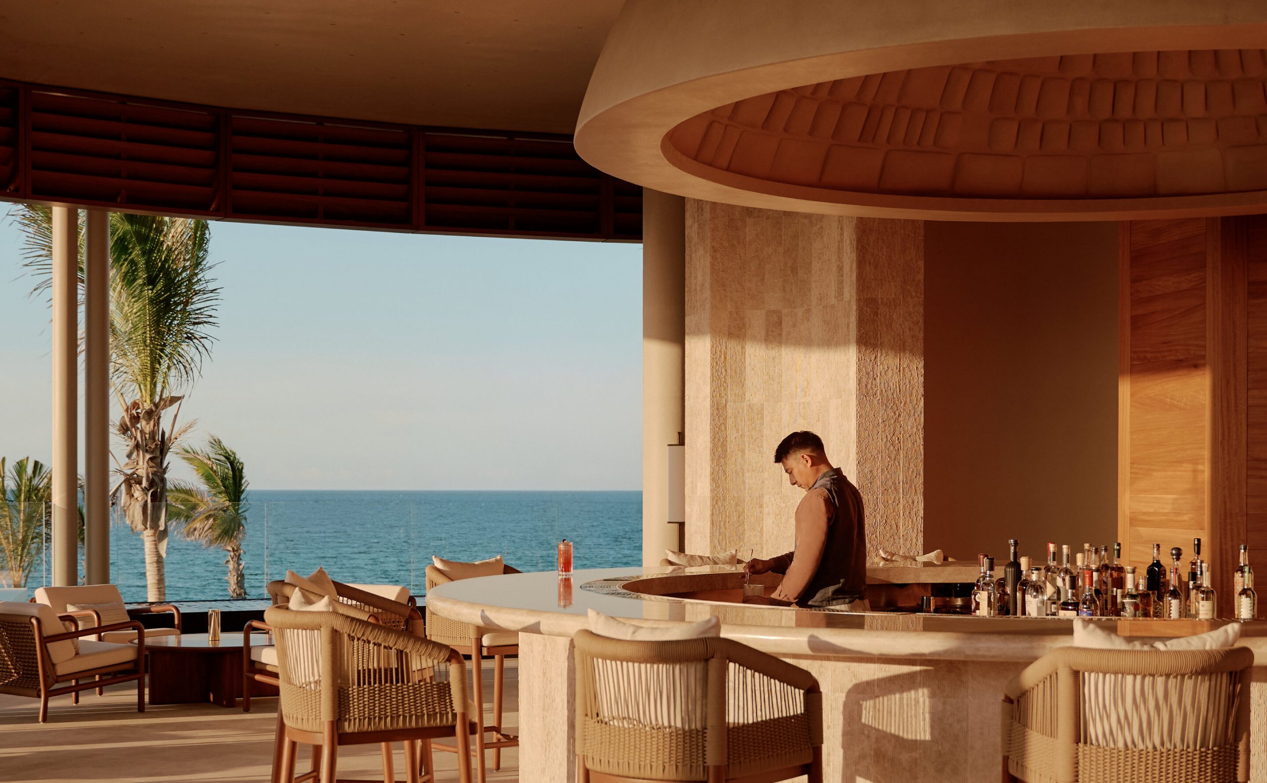 The lounge bar at Amanvari