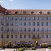 La façade néoclassique de l'Andaz Prague, ancien Palais du Sucre, dans le centre de Prague