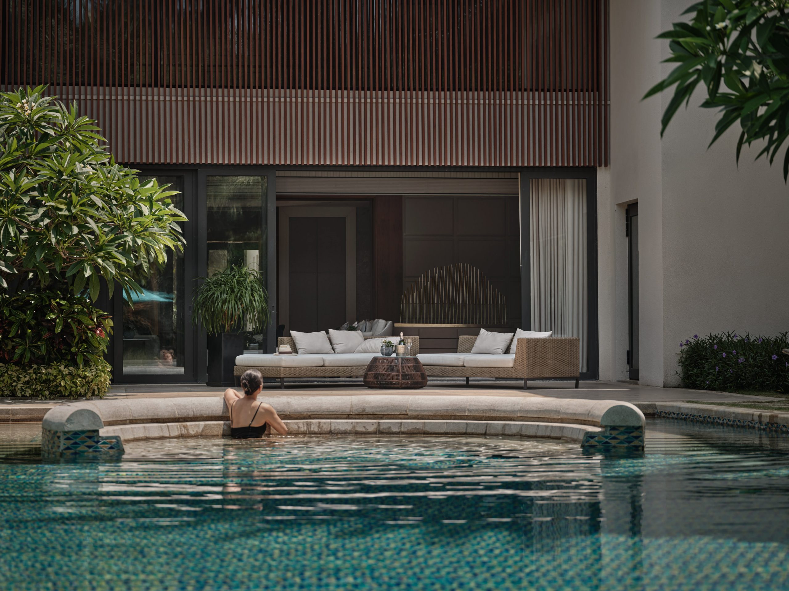 Villa avec piscine privée du Capella Tufu Bay, illustrant l'esthétique que la marque exportera à Dubaï en 2029
