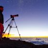 Observation des étoiles au-dessus de la mer de nuages aux îles Canaries, le soir de l'éclipse du 12 août 2026