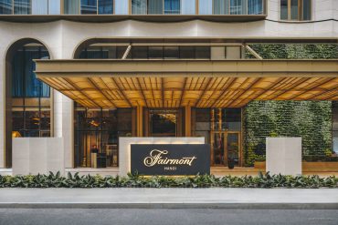 Entrée du Fairmont Hanoi, première adresse de l’enseigne au Vietnam, ouverte en février 2026