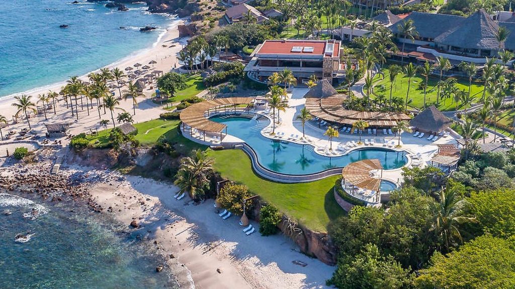 Four Seasons Resort Punta Mita unveils ‘Tides of Light’, its 2026 festive season