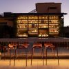 Le bar du rooftop Etere de l hotel Palazzo Ripetta, a Rome, au crepuscule