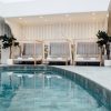 Piscine intérieure du spa Guerlain de l Hôtel Barrière Le Normandy à Deauville