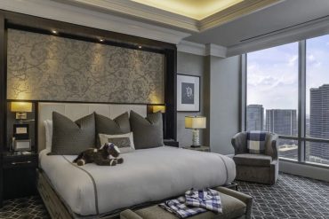 Houston's Five Star Hotel Unveils New Sublime Sleep Suites — The Post Oak Teams Up With Swedish Mattress Maestros