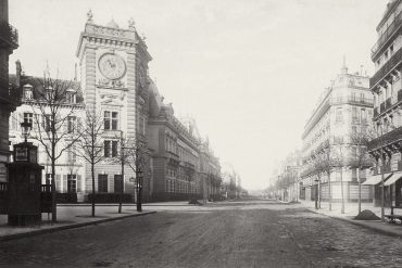 Le boulevard Saint-Germain et la tour de l horloge du ministere de la Guerre, photographies par Charles Marville
