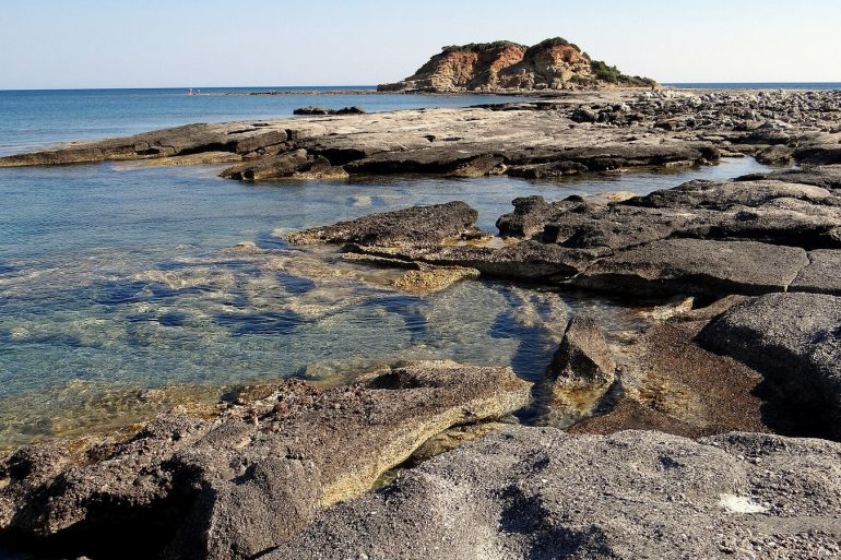 La côte de Kiotari, dans le sud de l'île de Rhodes