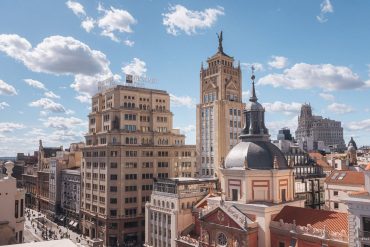 Vue sur le centre de Madrid, où le Nobu Hotel Madrid ouvre le 1er septembre 2026 rue Alcalá