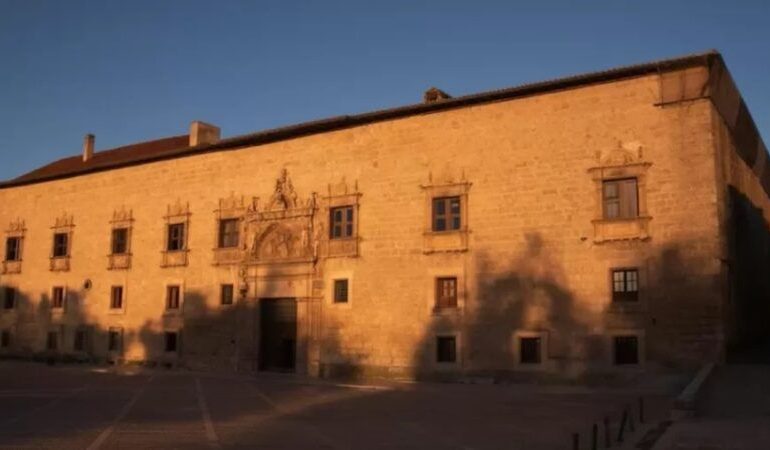 Palácio do século 16 é transformado em hotel de luxo com águas termais na Espanha