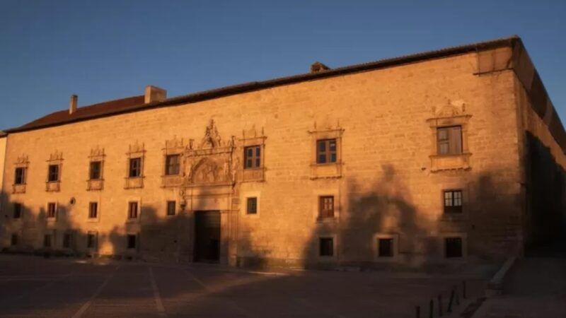 Palácio do século 16 é transformado em hotel de luxo com águas termais na Espanha