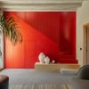 L'escalier d'acier rouge de la maison à un euro de Sambuca di Sicilia