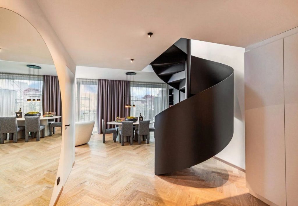 El hotel Maximilian’s, en Augsburgo, abre siete suites y una piscina climatizada en la azotea