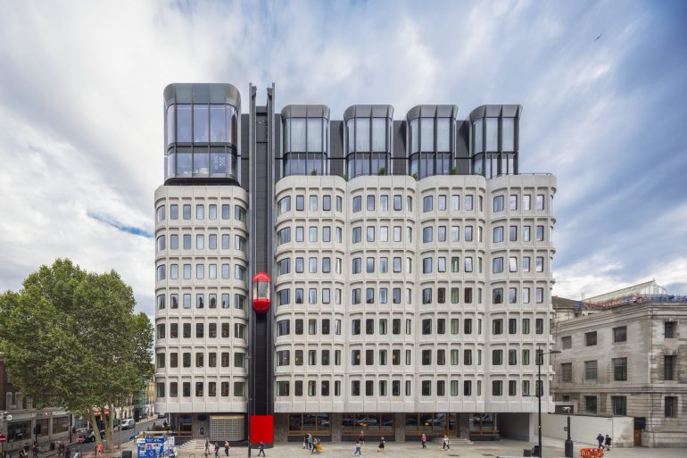 L'hôtel The Standard, London dans l'ancienne annexe brutaliste de l'hôtel de ville de Camden, à King's Cross