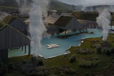 Les bassins et les pavillons au toit végétalisé du lagon géothermique Reykjaböð, en Islande