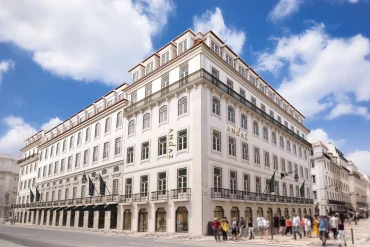 La façade de l'hôtel Andaz Lisbonne dans la Baixa, rua do Comércio