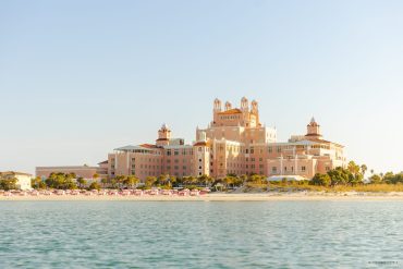 The Don CeSar, le palace rose de St. Pete Beach vu depuis le golfe du Mexique