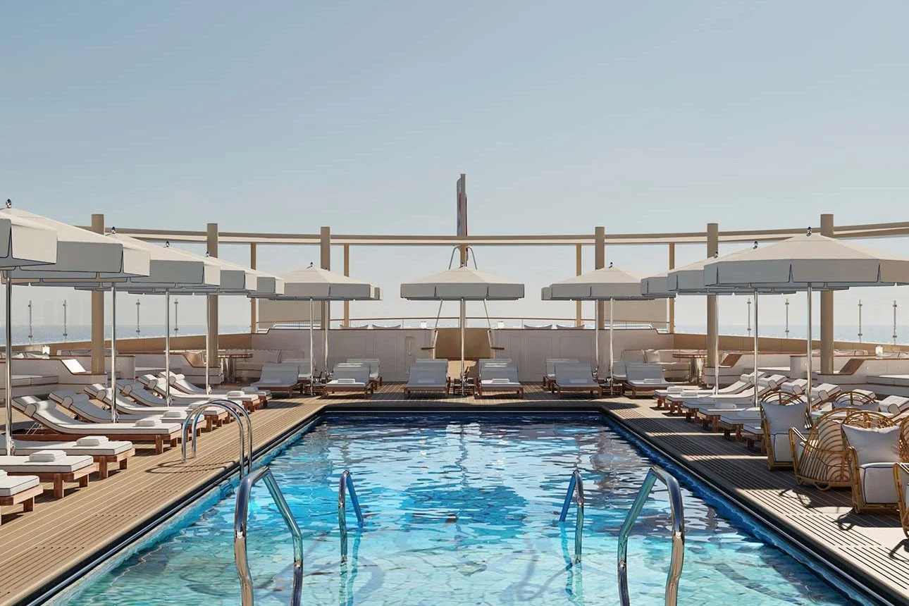 Le pont-piscine du Four Seasons I et ses parasols