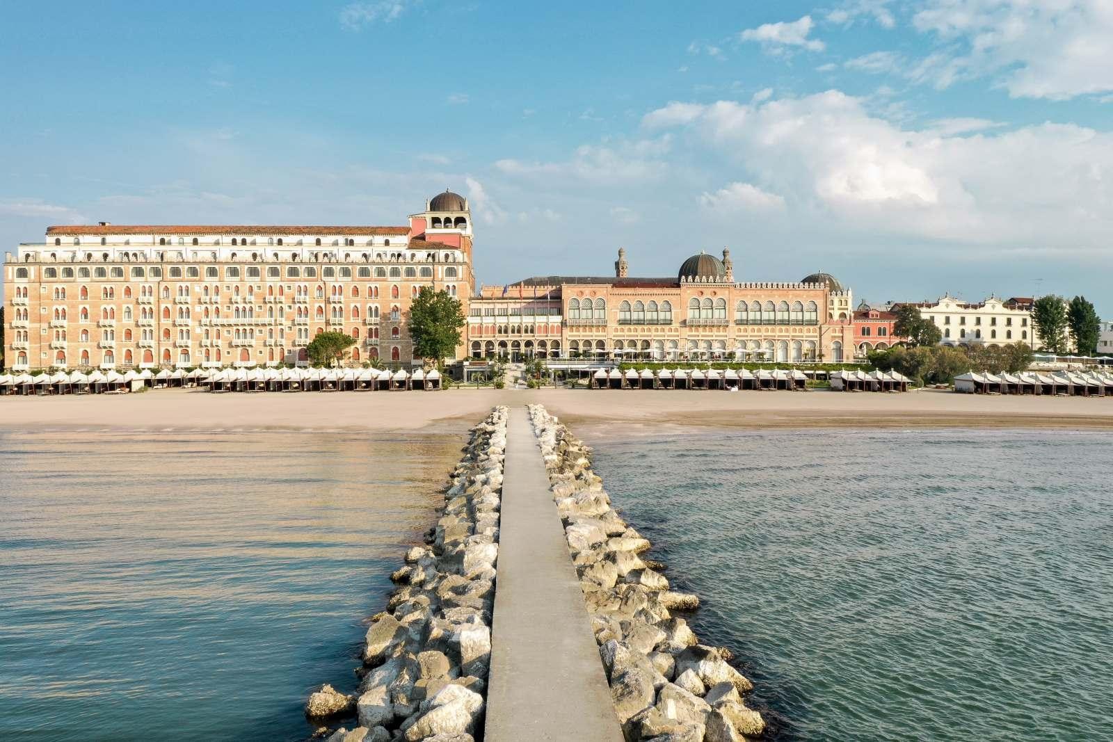 Le ponton privé de l'hôtel Excelsior, où accostent les bateaux-taxis pendant la Mostra de Venise
