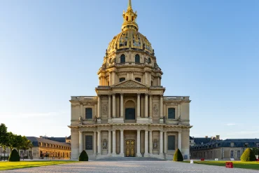 Le dôme des Invalides, visible depuis l'hôtel particulier de la rue de Bourgogne