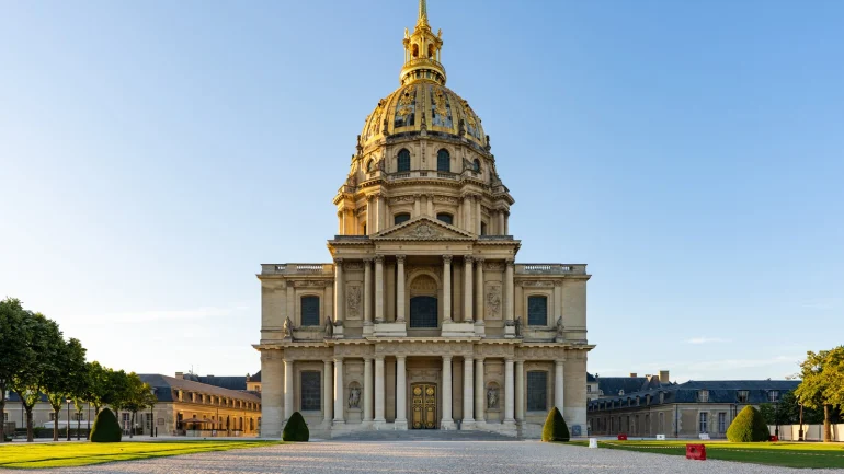 Le dôme des Invalides, visible depuis l'hôtel particulier de la rue de Bourgogne