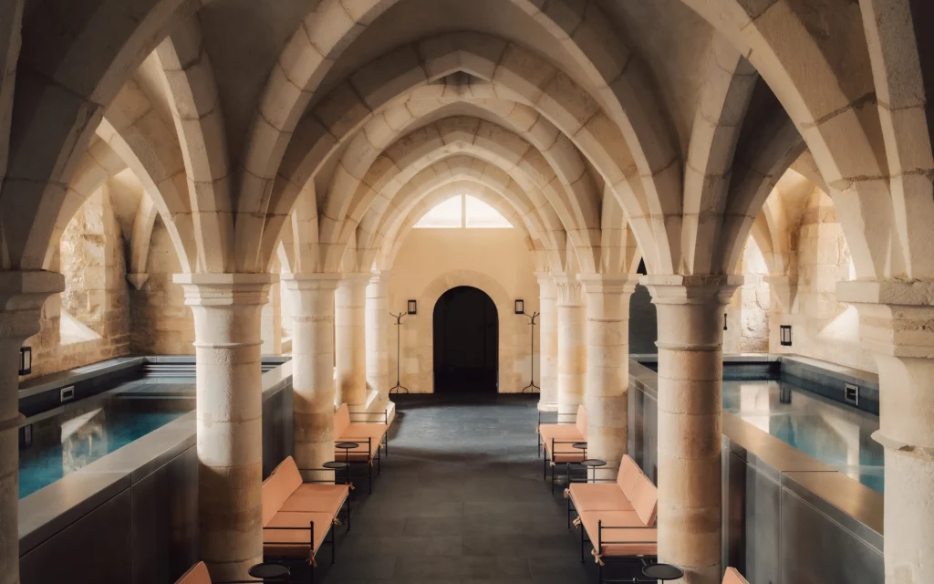 Spa hotels in Burgundy: our 10 finest addresses, from the vaults of Vougeot to the 1,500 m² of Saulieu