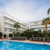 La piscine extérieure du Sun Palace Albir, sur la Costa Blanca