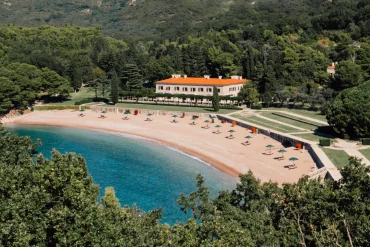 La Villa Miločer d'Aman Sveti Stefan et sa plage au Monténégro
