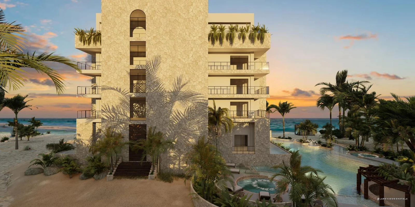 Le Kimpton Tres Rios Riviera Maya vu depuis la plage au coucher du soleil, au Mexique