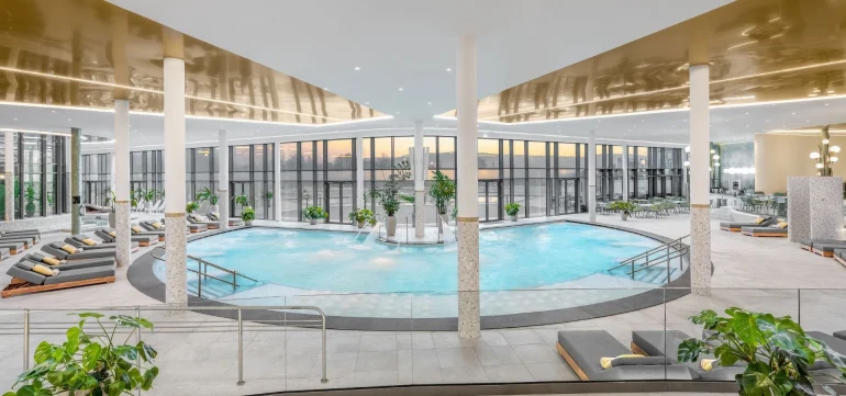 Le Primore Hotel & Spa em Hévíz: spa termal de 11.500 m² na cidade do lago termal húngaro