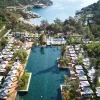 Vue aérienne du Maxx Royal Bodrum, ses villas et sa lagune à Göltürkbükü