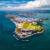 Vue aérienne du Vieux San Juan et du fort San Felipe del Morro, à Porto Rico, futur site du Nobu Hotel San Juan
