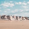 La plage de Villers-sur-Mer et son front de villas Belle Époque, dans le Calvados