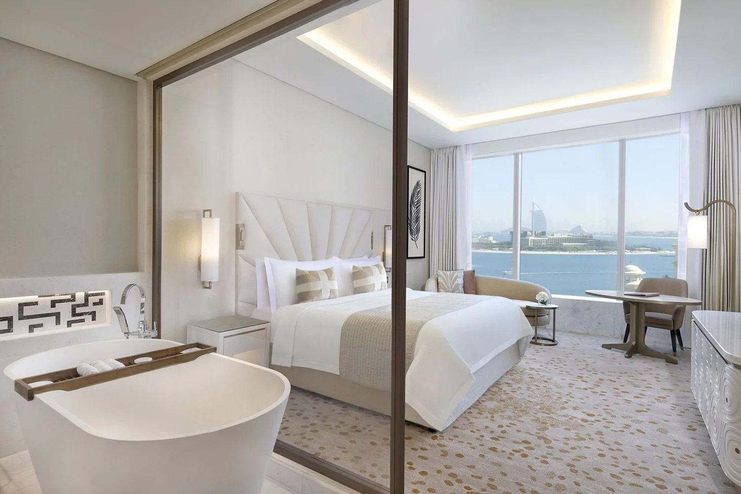 Une chambre Grand Deluxe King du St. Regis Dubai, The Palm
