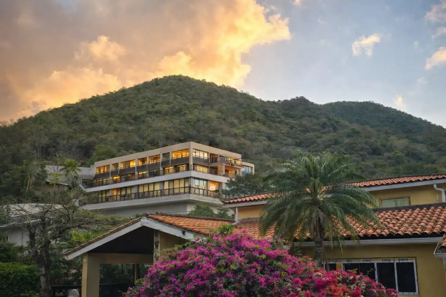 TheLifeCo Sainte-Lucie et sa piscine, au-dessus de Rodney Bay