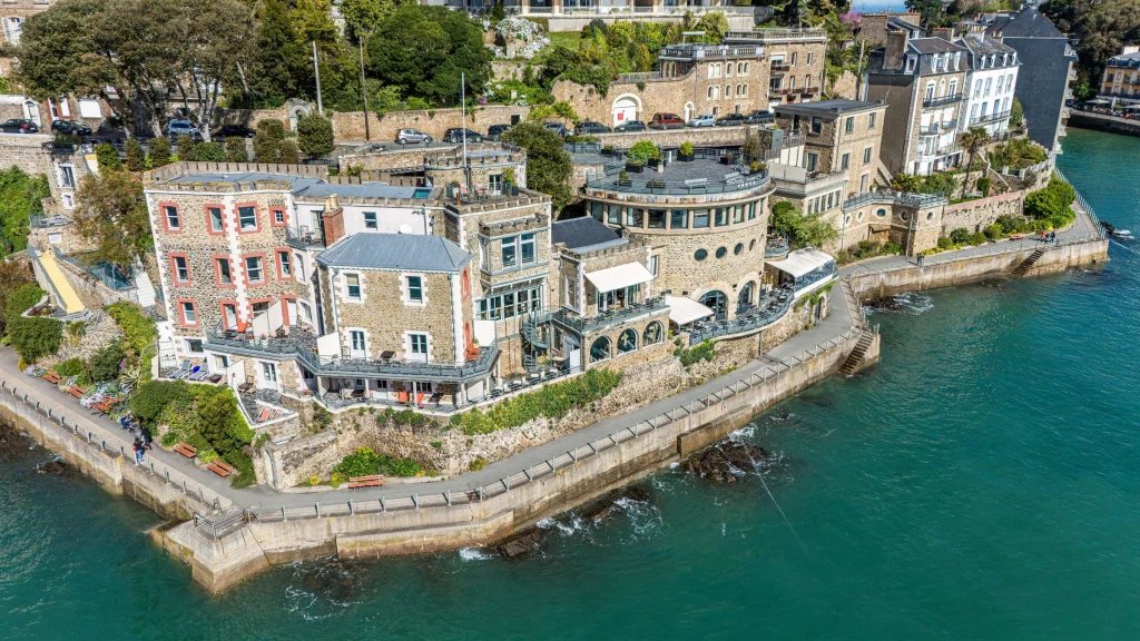 Das Hotel Castelbrac in Dinard feiert die Route du Rhum mit einem Menü zwischen Bretagne und Antillen