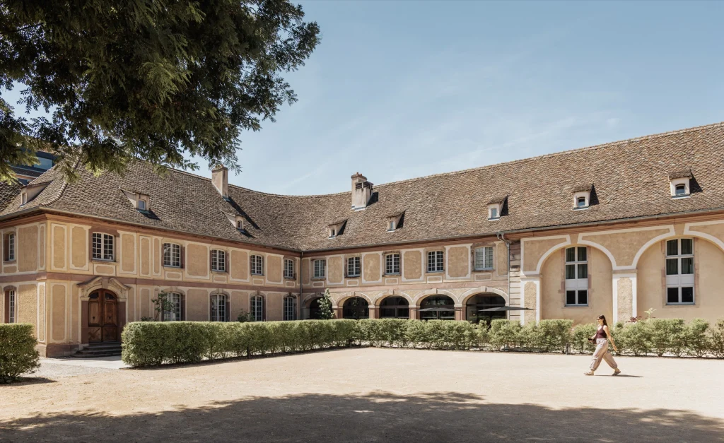 Hotel Les Haras in Straßburg: Königliche Ställe mit Michelin-Key