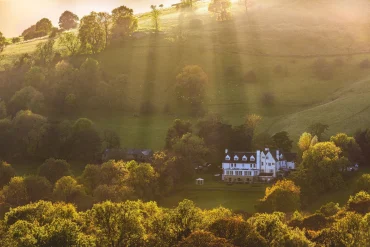 Le Losehill House Hotel & Spa, maison blanche nichée au pied de Lose Hill dans la vallée de Hope, Peak District