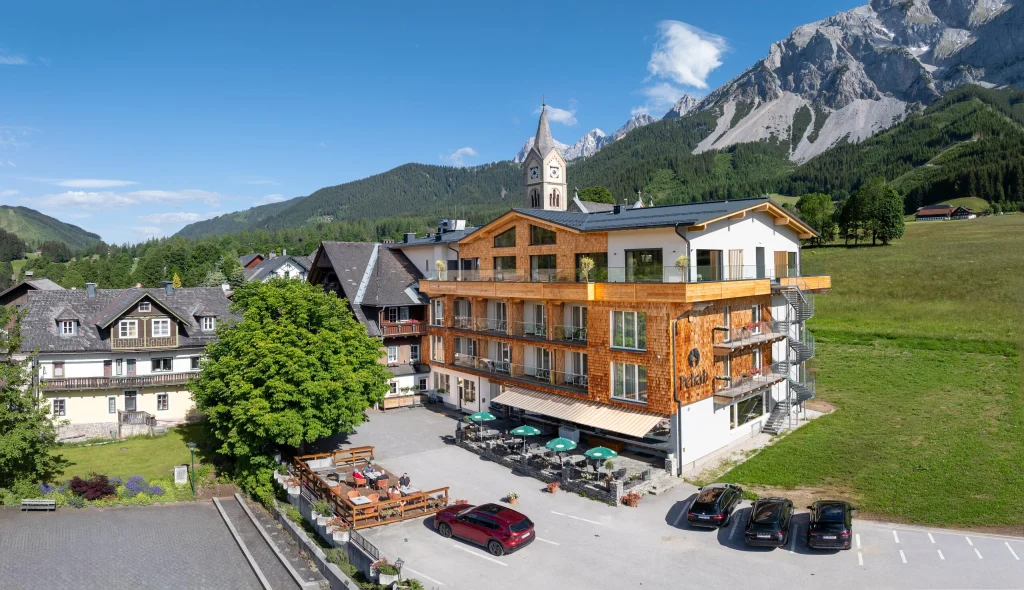 Where is Die Bergretter filmed? The real hotels of the series in Ramsau am Dachstein, Austria