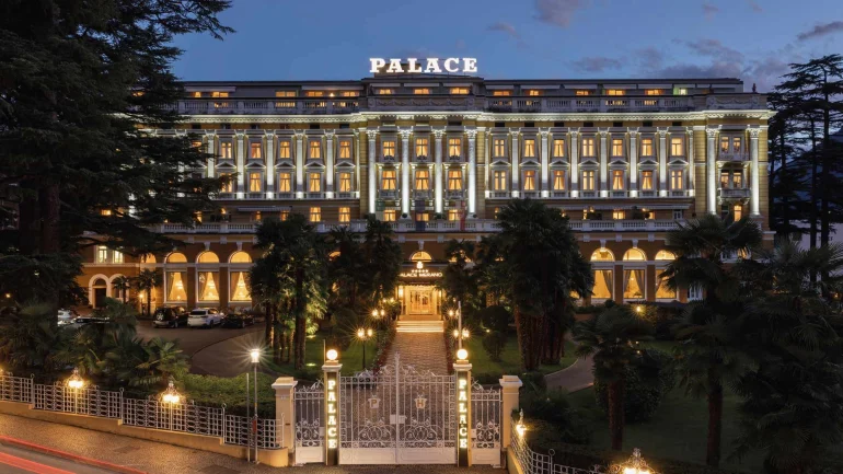 120 ans du Palace Merano : l’hôtel expose la peintre qui s’y est reconstruite et garde sa toile