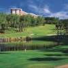 Le Fairmont Southampton dominant le parcours de golf de Turtle Hill, aux Bermudes