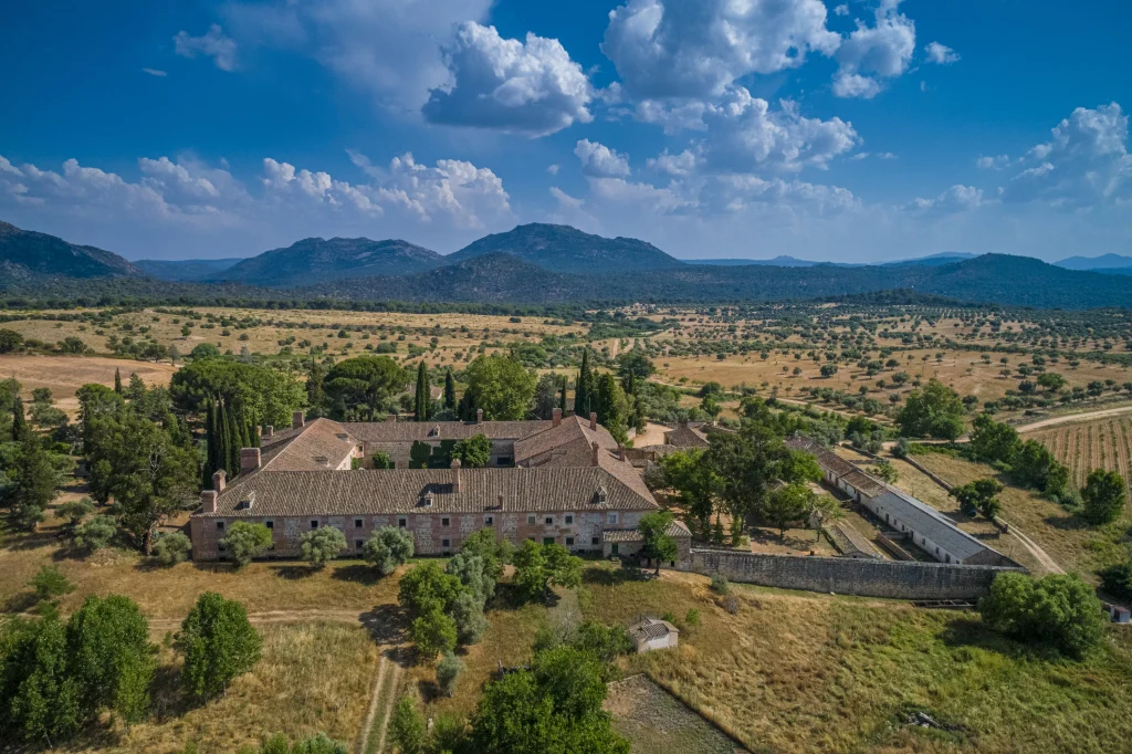 Dormir chez Philippe II : le resort Six Senses Quexigal Palace ouvrira en 2027 à Ávila, en Espagne
