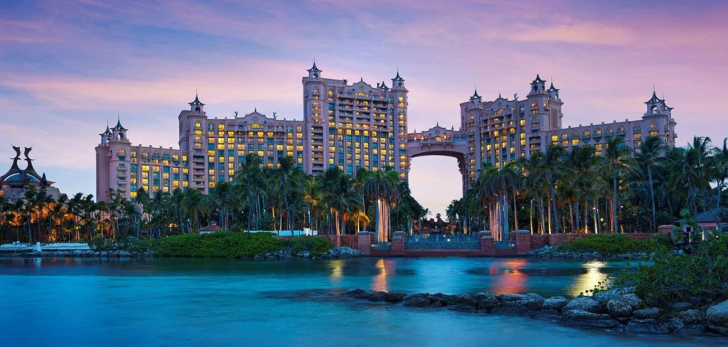 Los resorts de las Bahamas en Nochevieja 2026: Andrea Bocelli en Atlantis, Ludacris en Baha Mar