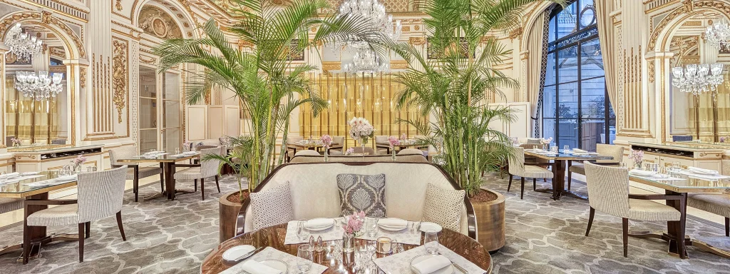 Caviar, foie gras et gaufre liégeoise : le tea time de Noël 2026 du palace The Peninsula Paris, dès 95 €