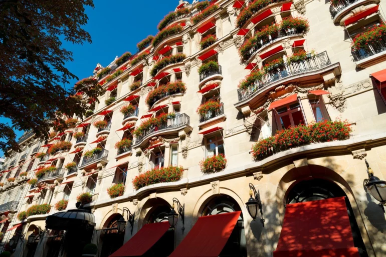 Violences du 17 octobre en France : les palaces de Paris épargnés, seul l’hôtel Sofitel Lyon Bellecour signalé